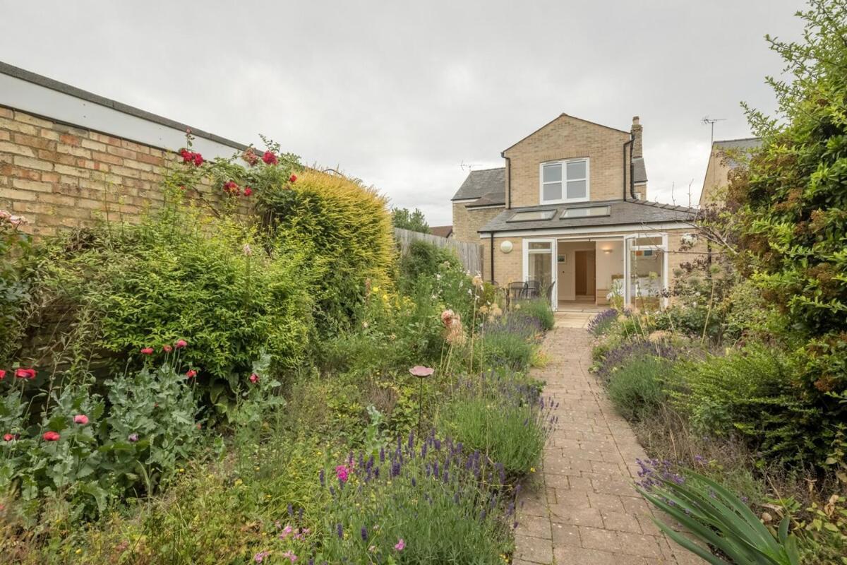Large 4 Bedroom Home With Garden And Free Parking Cambridge  Exterior photo