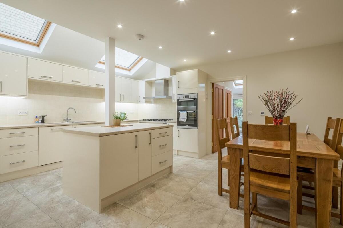 Large 4 Bedroom Home With Garden And Free Parking Cambridge  Exterior photo