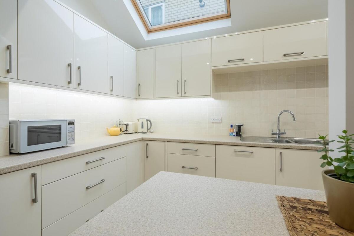 Large 4 Bedroom Home With Garden And Free Parking Cambridge  Exterior photo