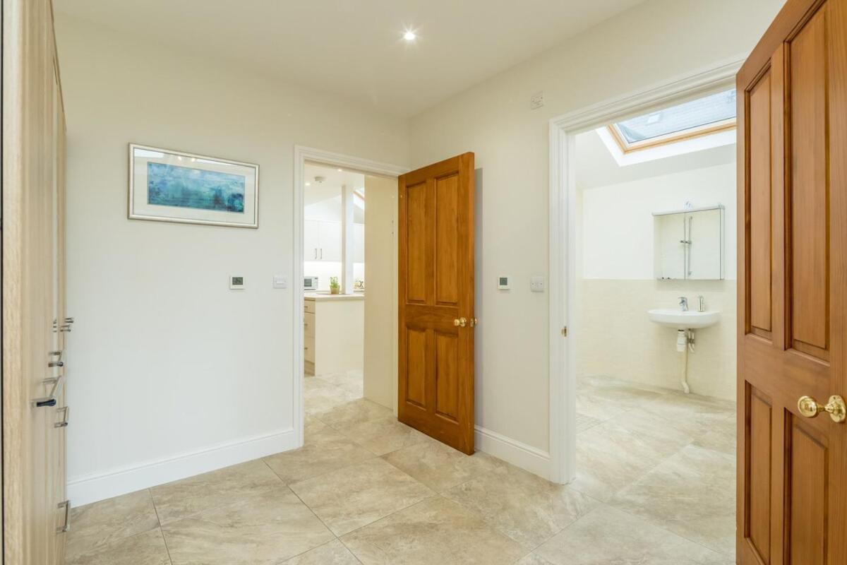 Large 4 Bedroom Home With Garden And Free Parking Cambridge  Exterior photo