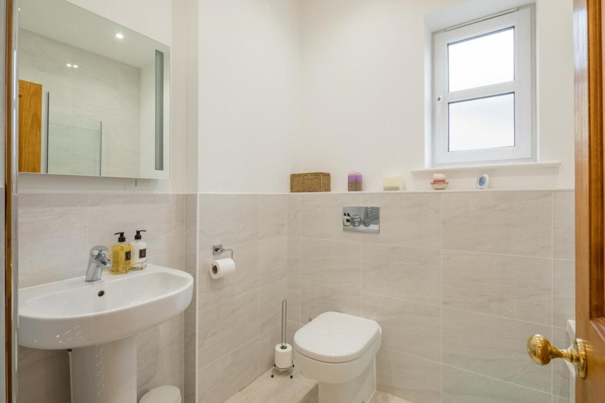 Large 4 Bedroom Home With Garden And Free Parking Cambridge  Exterior photo