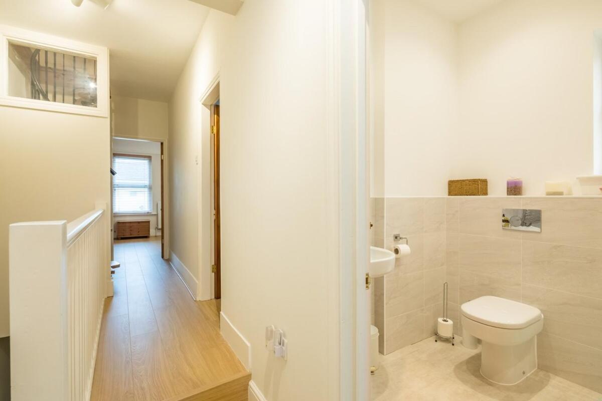 Large 4 Bedroom Home With Garden And Free Parking Cambridge  Exterior photo
