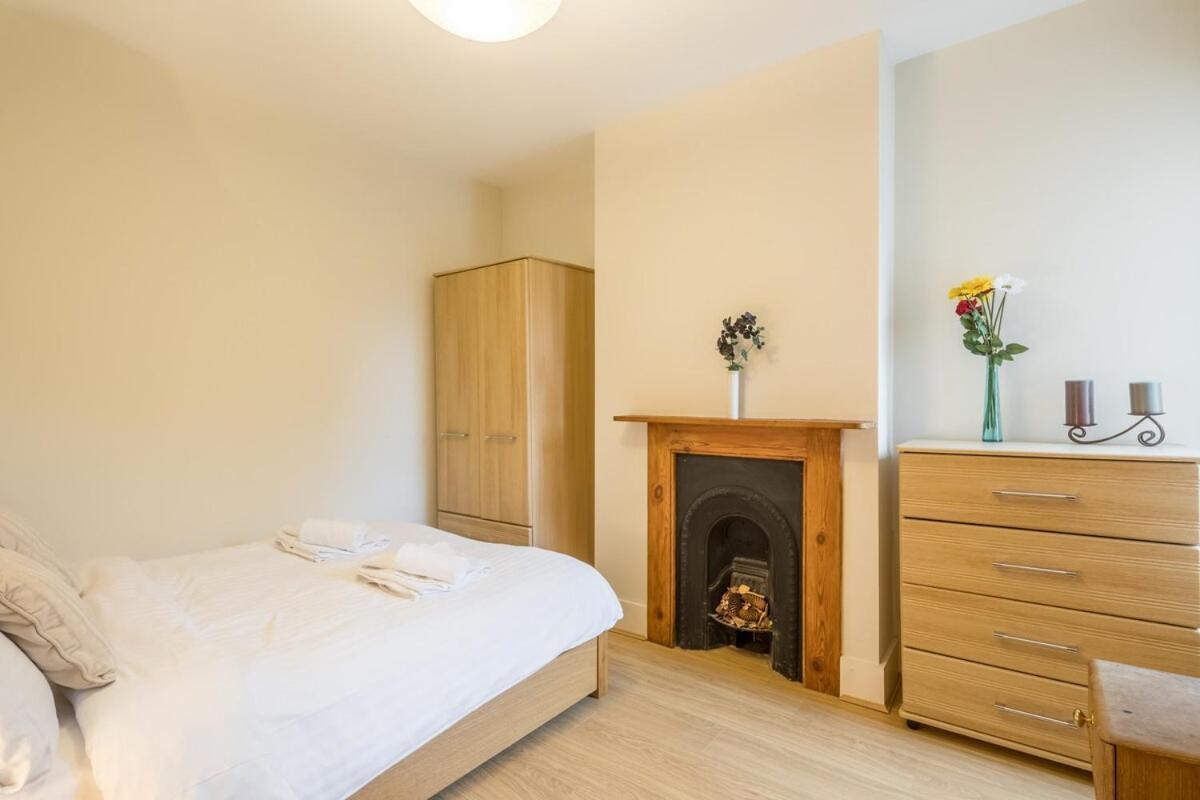 Large 4 Bedroom Home With Garden And Free Parking Cambridge  Exterior photo