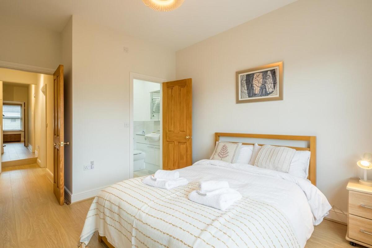 Large 4 Bedroom Home With Garden And Free Parking Cambridge  Exterior photo