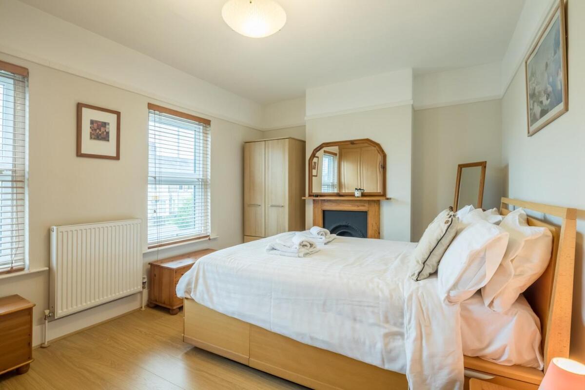 Large 4 Bedroom Home With Garden And Free Parking Cambridge  Exterior photo