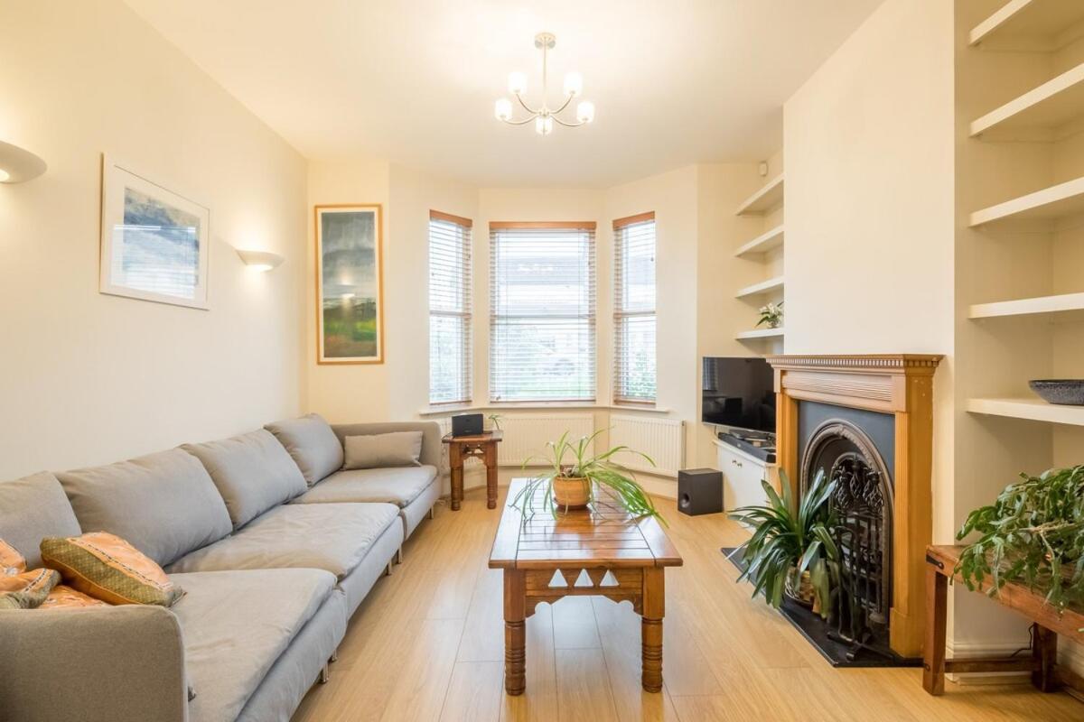 Large 4 Bedroom Home With Garden And Free Parking Cambridge  Exterior photo